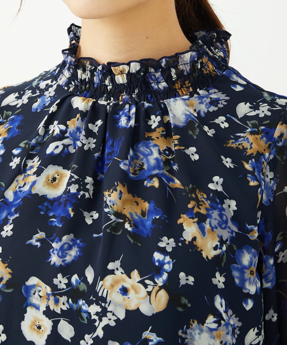 F1BAD01140 MK MICHEL KLEIN(小さいサイズ)(メゾン ドゥ サンク) 【小さいサイズ】クラシックフラワープリント シフォンブラウス/洗濯機で洗える ネイビー