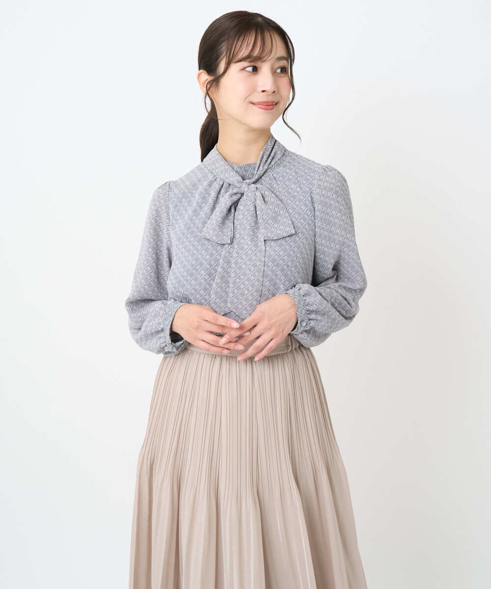 F1BAD04140 MK MICHEL KLEIN(小さいサイズ)(メゾン ドゥ サンク) 【小さいサイズ】チェック柄ボウタイシフォンブラウス/洗濯機で洗える グレー