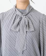 F1BAD04140 MK MICHEL KLEIN(小さいサイズ)(メゾン ドゥ サンク) 【小さいサイズ】チェック柄ボウタイシフォンブラウス/洗濯機で洗える グレー