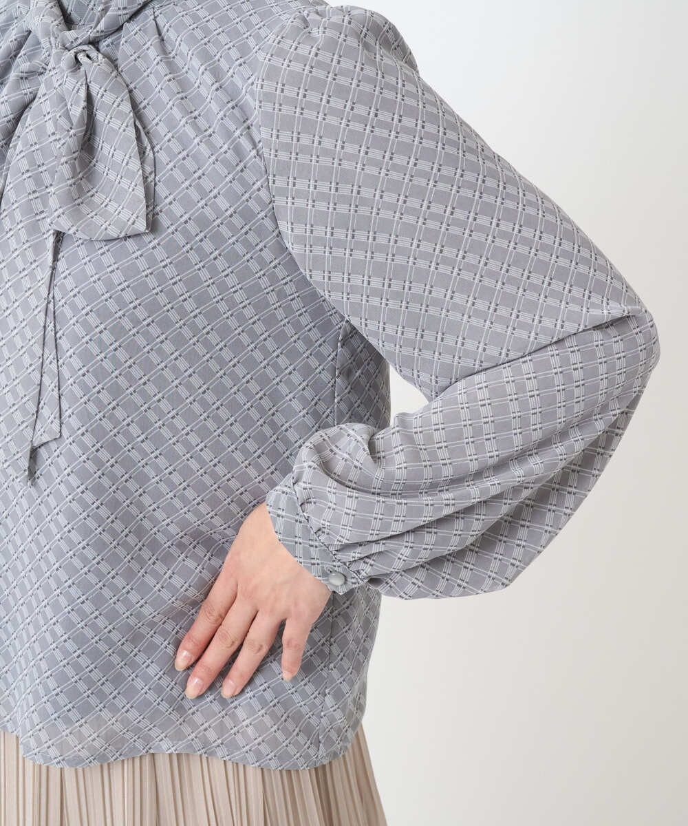 F1BAD04140 MK MICHEL KLEIN(小さいサイズ)(メゾン ドゥ サンク) 【小さいサイズ】チェック柄ボウタイシフォンブラウス/洗濯機で洗える グレー