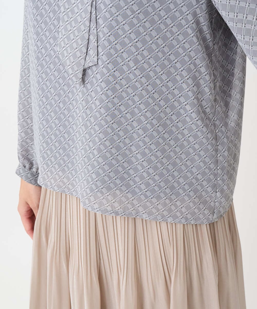 F1BAD04140 MK MICHEL KLEIN(小さいサイズ)(メゾン ドゥ サンク) 【小さいサイズ】チェック柄ボウタイシフォンブラウス/洗濯機で洗える グレー