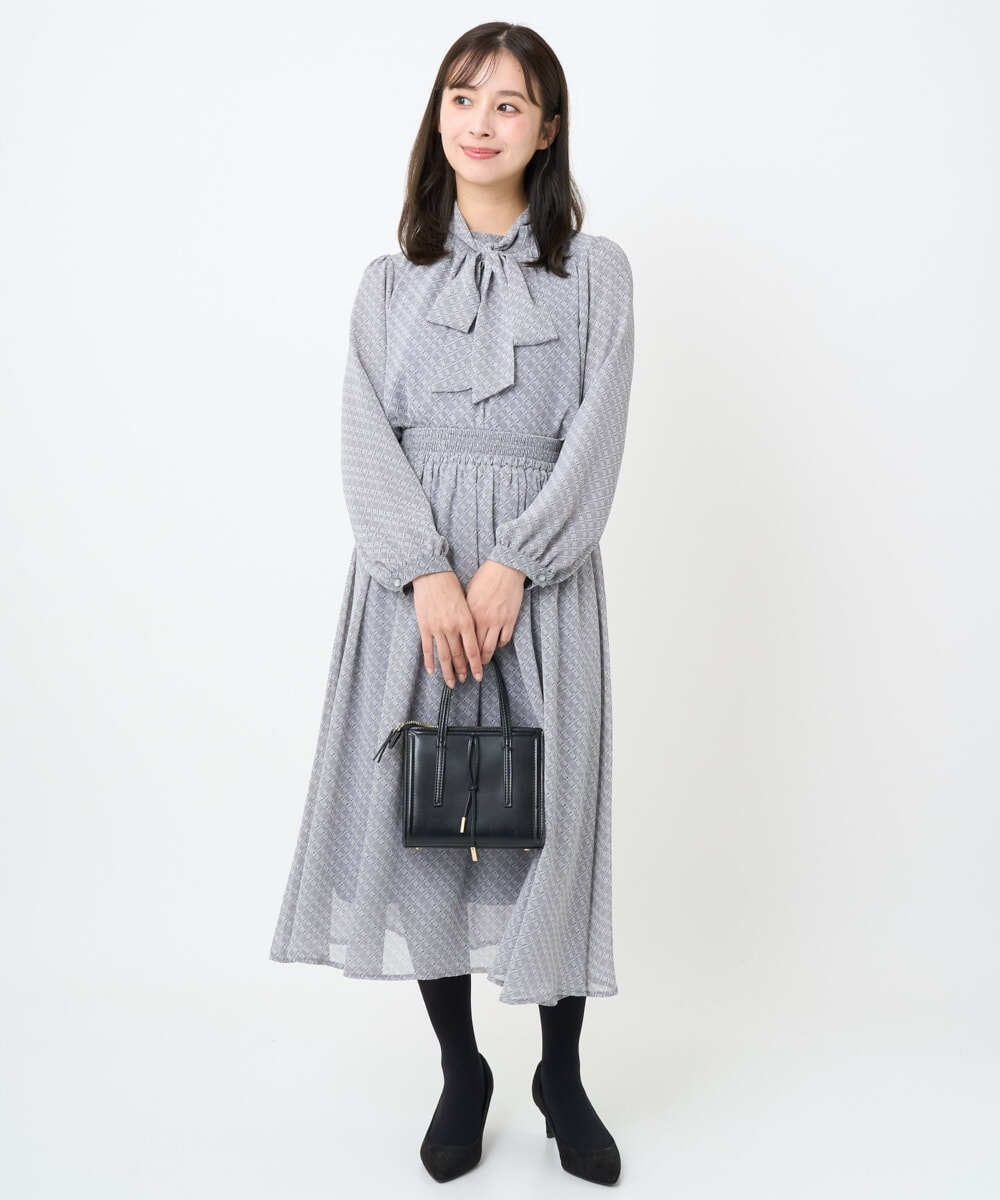 F1BAD04140 MK MICHEL KLEIN(小さいサイズ)(メゾン ドゥ サンク) 【小さいサイズ】チェック柄ボウタイシフォンブラウス/洗濯機で洗える グレー