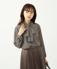 F1BAD35140 MK MICHEL KLEIN(小さいサイズ)(メゾン ドゥ サンク) 【小さいサイズ】ボウタイ付き千鳥柄プリントブラウス/洗濯機で洗える ネイビー