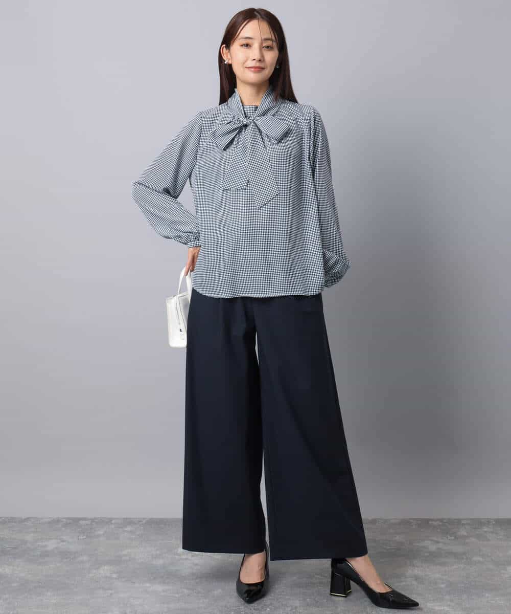 F1BAD35140 MK MICHEL KLEIN(小さいサイズ)(メゾン ドゥ サンク) 【小さいサイズ】ボウタイ付き千鳥柄プリントブラウス/洗濯機で洗える ネイビー