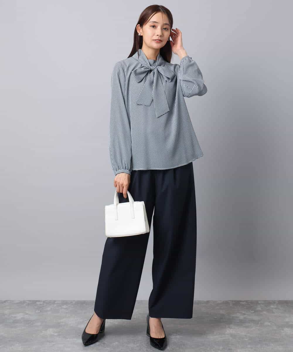 F1BAD35140 MK MICHEL KLEIN(小さいサイズ)(メゾン ドゥ サンク) 【小さいサイズ】ボウタイ付き千鳥柄プリントブラウス/洗濯機で洗える ネイビー