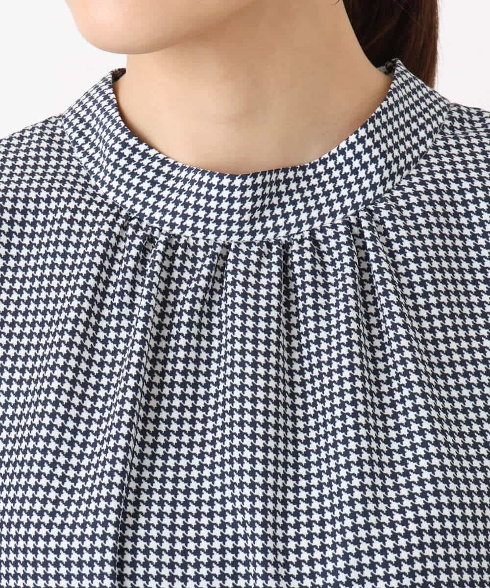F1BAD35140 MK MICHEL KLEIN(小さいサイズ)(メゾン ドゥ サンク) 【小さいサイズ】ボウタイ付き千鳥柄プリントブラウス/洗濯機で洗える ネイビー