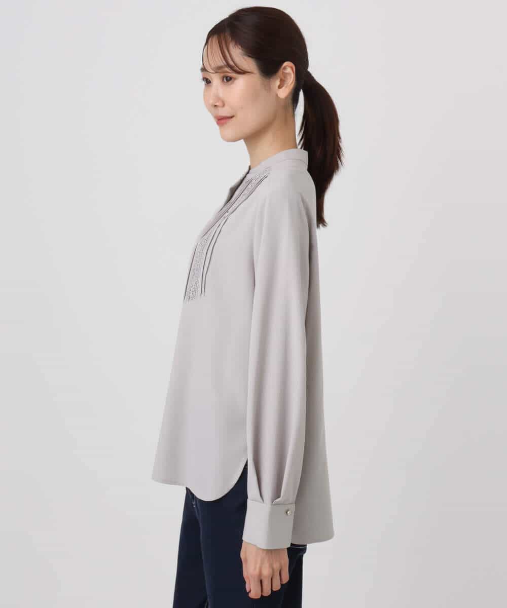 F1BAD40150 MK MICHEL KLEIN(小さいサイズ)(メゾン ドゥ サンク) 【小さいサイズ】フロントピンタックレースブラウス/洗濯機で洗える ライトグレー
