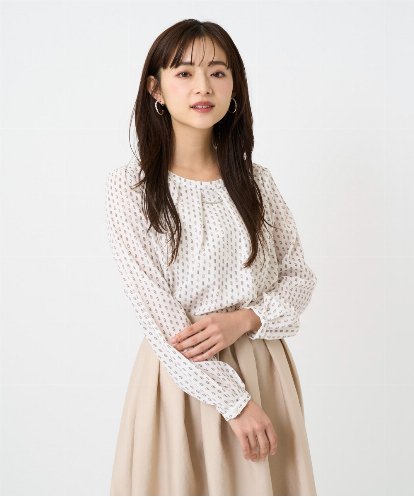 F1BBD58140  【小さいサイズ】ボウタイ風幾何柄ブラウス/洗濯機で洗える