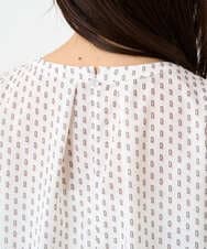 F1BBD58140 MK MICHEL KLEIN(小さいサイズ)(メゾン ドゥ サンク) 【小さいサイズ】ボウタイ風幾何柄ブラウス/洗濯機で洗える アイボリー