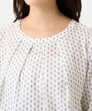 F1BBD58140 MK MICHEL KLEIN(小さいサイズ)(メゾン ドゥ サンク) 【小さいサイズ】ボウタイ風幾何柄ブラウス/洗濯機で洗える アイボリー