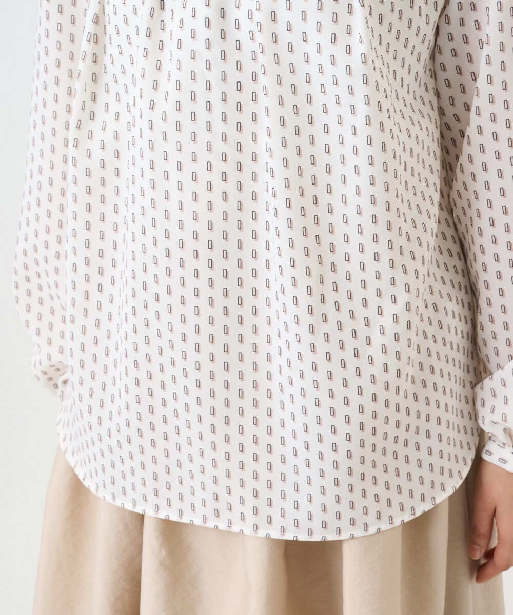 F1BBD58140 MK MICHEL KLEIN(小さいサイズ)(メゾン ドゥ サンク) 【小さいサイズ】ボウタイ風幾何柄ブラウス/洗濯機で洗える アイボリー