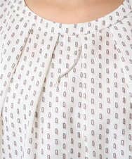 F1BBD58140 MK MICHEL KLEIN(小さいサイズ)(メゾン ドゥ サンク) 【小さいサイズ】ボウタイ風幾何柄ブラウス/洗濯機で洗える アイボリー