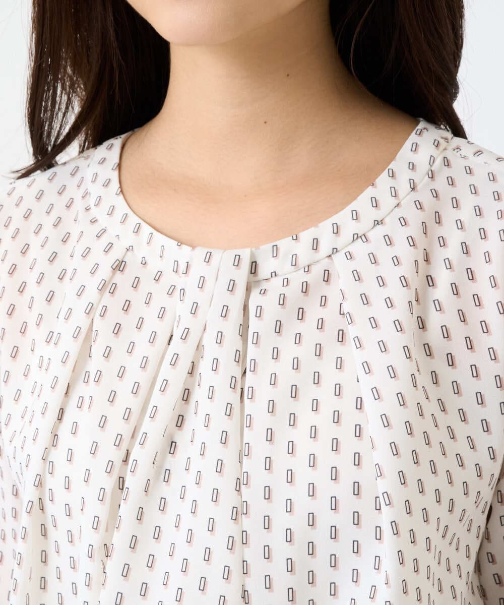 F1BBD58140 MK MICHEL KLEIN(小さいサイズ)(メゾン ドゥ サンク) 【小さいサイズ】ボウタイ風幾何柄ブラウス/洗濯機で洗える アイボリー