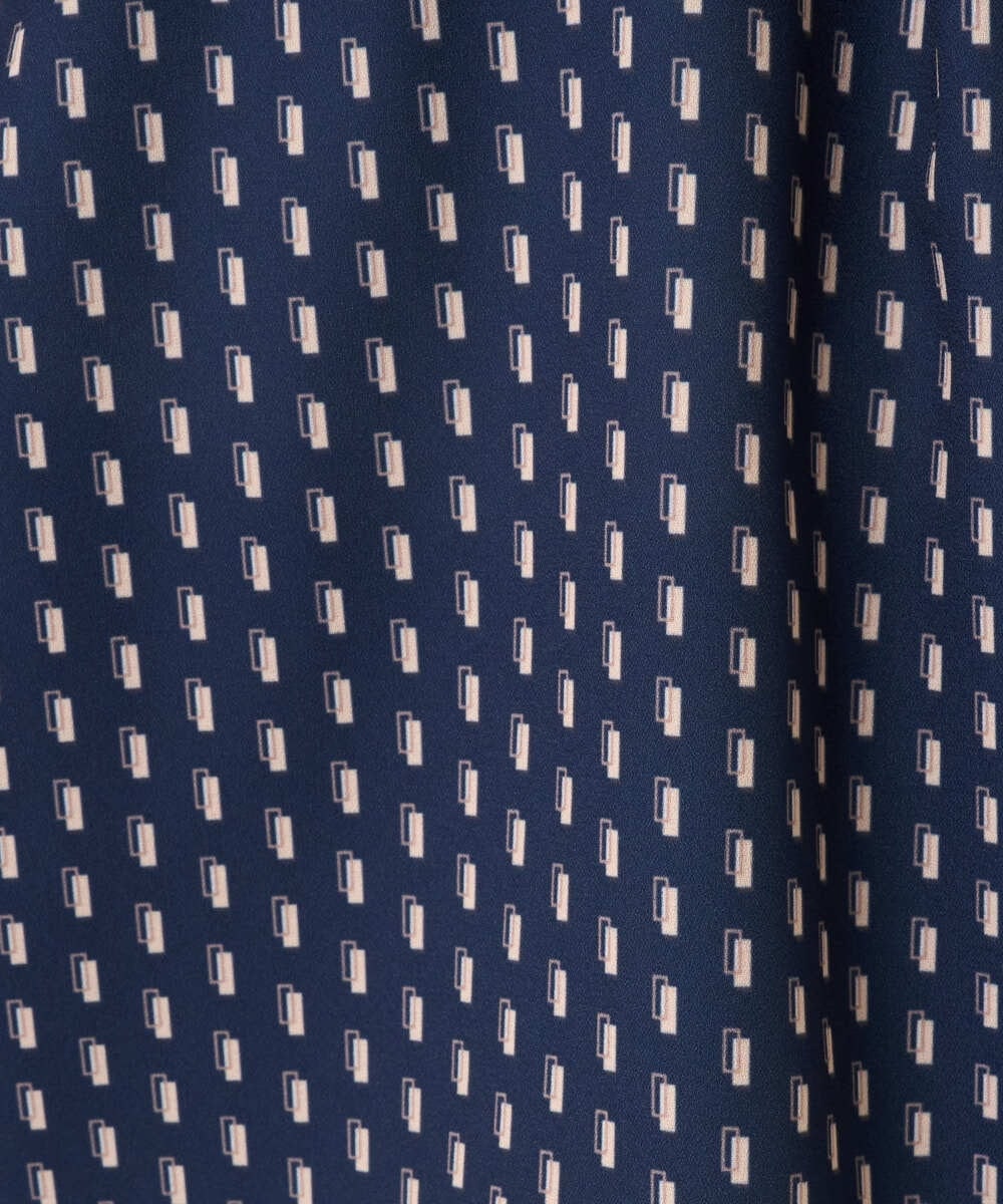 F1BBD58140 MK MICHEL KLEIN(小さいサイズ)(メゾン ドゥ サンク) 【小さいサイズ】ボウタイ風幾何柄ブラウス/洗濯機で洗える アイボリー