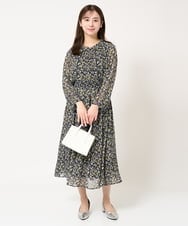 F1BFA09140 MK MICHEL KLEIN(小さいサイズ)(メゾン ドゥ サンク) 【小さいサイズ】ギャザーフリルネック花柄シフォンブラウス/洗える ライトブルー