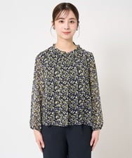F1BFA09140 MK MICHEL KLEIN(小さいサイズ)(メゾン ドゥ サンク) 【小さいサイズ】ギャザーフリルネック花柄シフォンブラウス/洗える ライトブルー