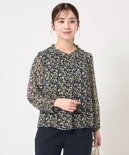 F1BFA09140 MK MICHEL KLEIN(小さいサイズ)(メゾン ドゥ サンク) 【小さいサイズ】ギャザーフリルネック花柄シフォンブラウス/洗える ネイビー