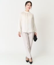 F1BFA12140 MK MICHEL KLEIN(小さいサイズ)(メゾン ドゥ サンク) 【小さいサイズ】フリルネックデザインサテンワッシャーブラウス/洗える グレージュ