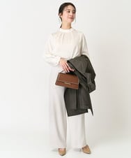 F1BFA12140 MK MICHEL KLEIN(小さいサイズ)(メゾン ドゥ サンク) 【小さいサイズ】フリルネックデザインサテンワッシャーブラウス/洗える グレージュ