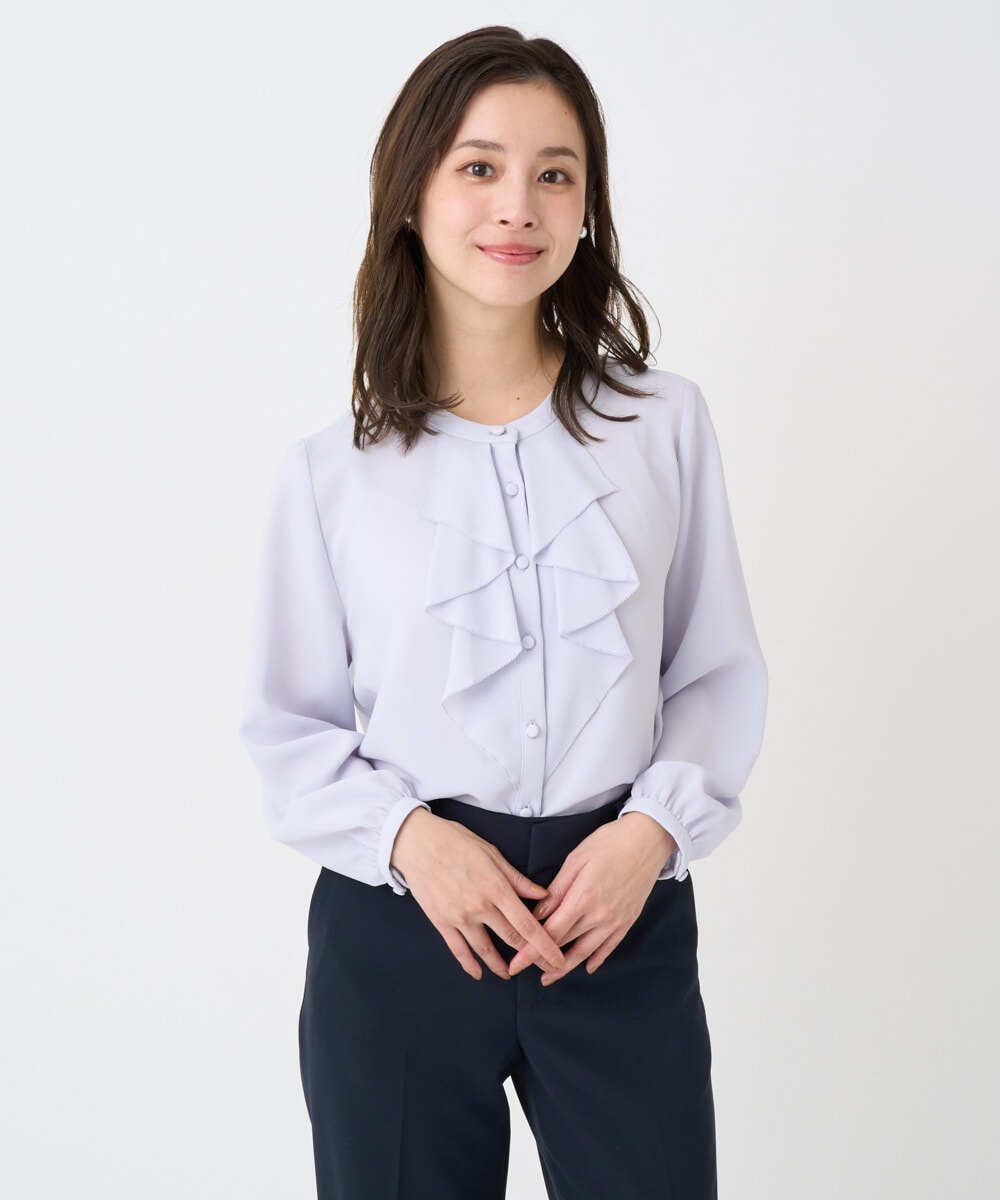 F1BFD68150 MK MICHEL KLEIN(小さいサイズ)(メゾン ドゥ サンク) 【小さいサイズ】ラッフルフリルブラウス/洗濯機で洗える ライトブルー