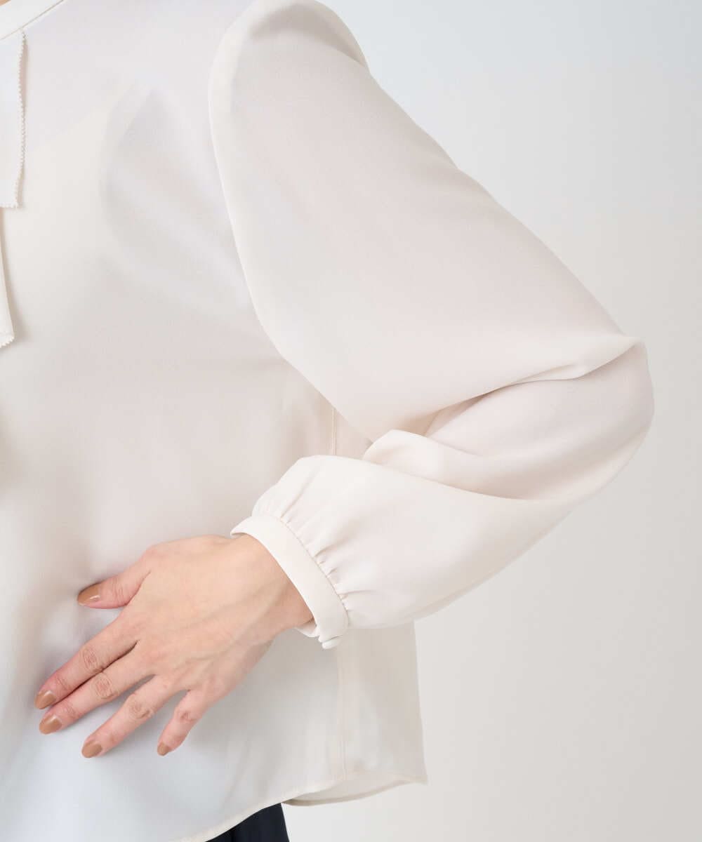 F1BFD68150 MK MICHEL KLEIN(小さいサイズ)(メゾン ドゥ サンク) 【小さいサイズ】ラッフルフリルブラウス/洗濯機で洗える アイボリー