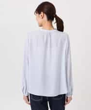 F1BFD68150 MK MICHEL KLEIN(小さいサイズ)(メゾン ドゥ サンク) 【小さいサイズ】ラッフルフリルブラウス/洗濯機で洗える ライトブルー