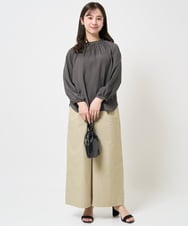F1BGA33150 MK MICHEL KLEIN(小さいサイズ)(メゾン ドゥ サンク) 【小さいサイズ】フリルネックデザインサテンブラウス/前後2way/接触冷感/洗える キャメル