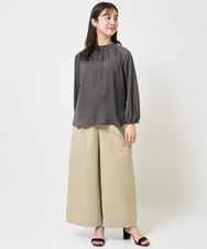 F1BGA33150 MK MICHEL KLEIN(小さいサイズ)(メゾン ドゥ サンク) 【小さいサイズ】フリルネックデザインサテンブラウス/前後2way/接触冷感/洗える キャメル