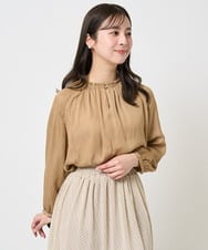 F1BGA33150 MK MICHEL KLEIN(小さいサイズ)(メゾン ドゥ サンク) 【小さいサイズ】フリルネックデザインサテンブラウス/前後2way/接触冷感/洗える キャメル