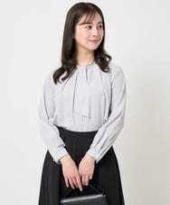 F1BGA34150 MK MICHEL KLEIN(小さいサイズ)(メゾン ドゥ サンク) 【小さいサイズ】ドット幾何柄ボウタイ付きブラウス/洗える アイボリー
