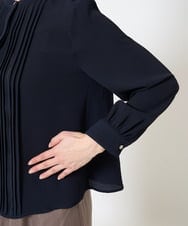 F1BGA35160 MK MICHEL KLEIN(小さいサイズ)(メゾン ドゥ サンク) 【小さいサイズ】ピンタックデザインジョーゼットブラウス/洗える ネイビー