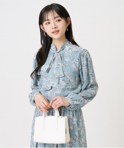 F1BGD01140 MK MICHEL KLEIN(小さいサイズ) 【小さいサイズ】ボウタイ付き花柄シフォンブラウス/洗濯機で洗える