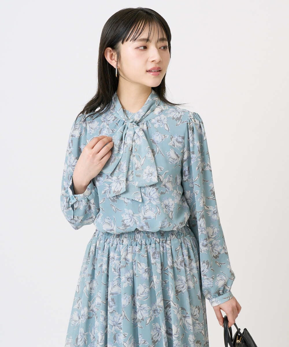 F1BGD01140 MK MICHEL KLEIN(小さいサイズ)(メゾン ドゥ サンク) 【小さいサイズ】ボウタイ付き花柄シフォンブラウス/洗濯機で洗える ミントブルー