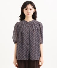 F1BGD06140 MK MICHEL KLEIN(小さいサイズ)(メゾン ドゥ サンク) 【小さいサイズ】[洗濯機で洗える]幾何柄バンドカラー五分袖ブラウス ブラウン
