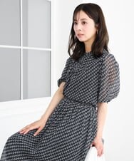 F1BGD06140 MK MICHEL KLEIN(小さいサイズ)(メゾン ドゥ サンク) 【小さいサイズ】[洗濯機で洗える]幾何柄バンドカラー五分袖ブラウス ブラウン