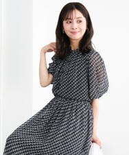 F1BGD06140 MK MICHEL KLEIN(小さいサイズ)(メゾン ドゥ サンク) 【小さいサイズ】[洗濯機で洗える]幾何柄バンドカラー五分袖ブラウス ブラウン