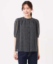 F1BGD06140 MK MICHEL KLEIN(小さいサイズ)(メゾン ドゥ サンク) 【小さいサイズ】[洗濯機で洗える]幾何柄バンドカラー五分袖ブラウス ブラウン