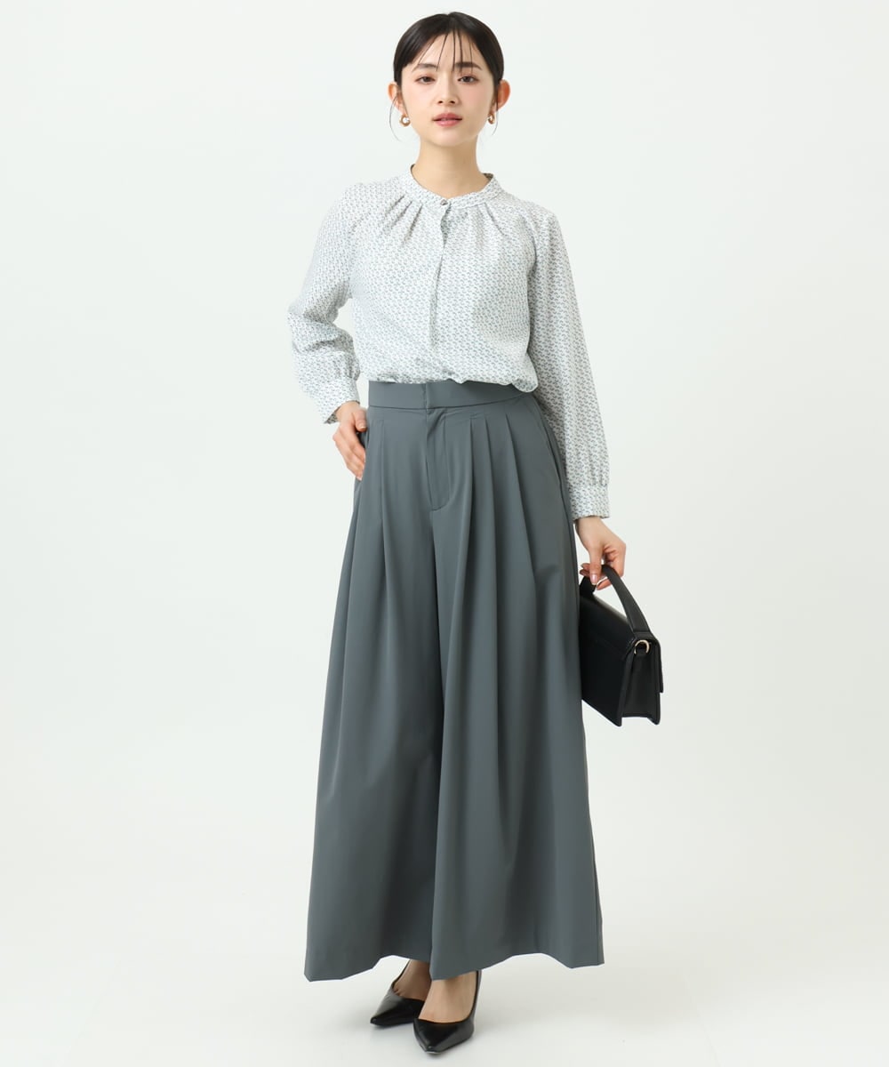 F1BGD21140 MK MICHEL KLEIN(小さいサイズ)(メゾン ドゥ サンク) 【小さいサイズ】幾何柄バンドカラーブラウス/洗濯機で洗える ライトブルー