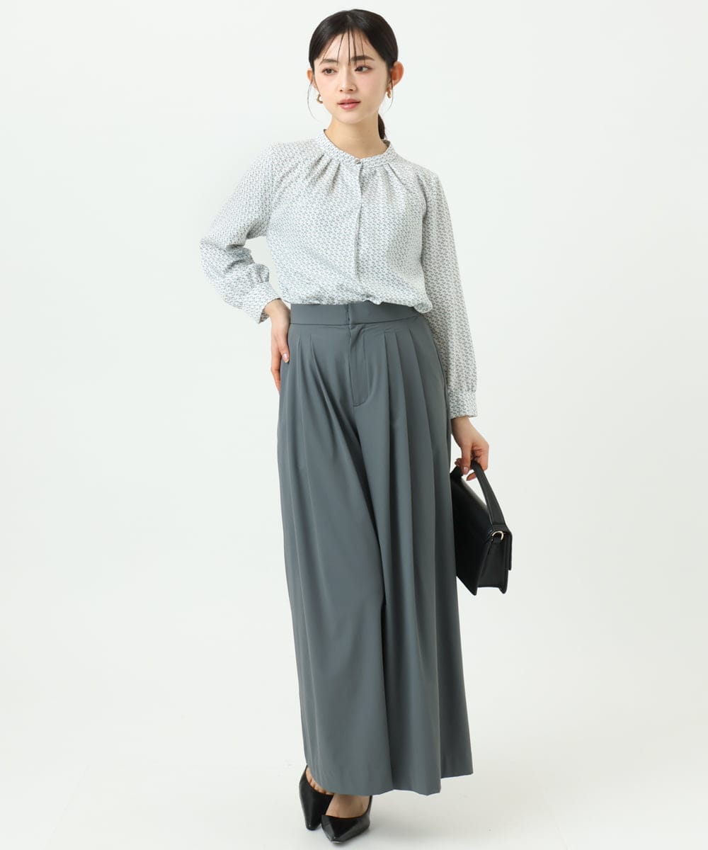 F1BGD21140 MK MICHEL KLEIN(小さいサイズ)(メゾン ドゥ サンク) 【小さいサイズ】幾何柄バンドカラーブラウス/洗濯機で洗える ライトブルー