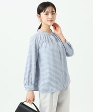 F1BGD21140 MK MICHEL KLEIN(小さいサイズ)(メゾン ドゥ サンク) 【小さいサイズ】幾何柄バンドカラーブラウス/洗濯機で洗える ライトブルー