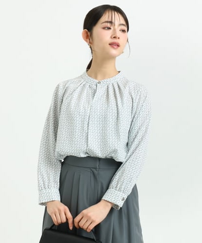 F1BGD21140 MK MICHEL KLEIN(小さいサイズ) 【小さいサイズ】幾何柄バンドカラーブラウス/洗濯機で洗える