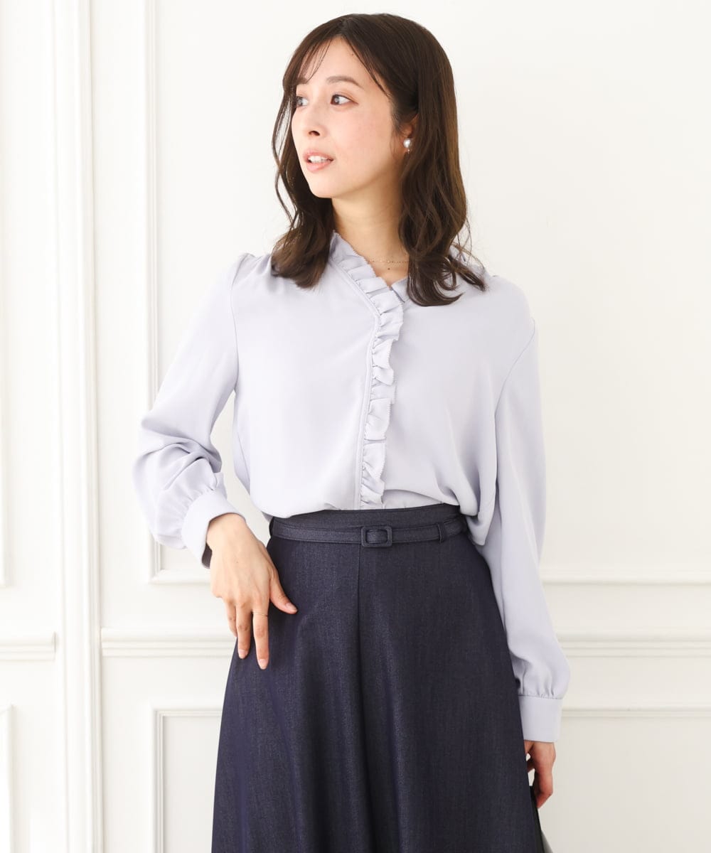 F1BGD32150 MK MICHEL KLEIN(小さいサイズ)(メゾン ドゥ サンク) 【小さいサイズ】Vネックミニフリルブラウス/洗濯機で洗える ライトブルー