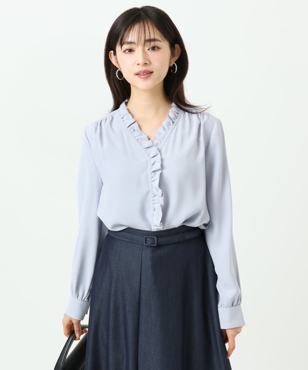F1BGD32150 MK MICHEL KLEIN(小さいサイズ)(メゾン ドゥ サンク) 【小さいサイズ】Vネックミニフリルブラウス/洗濯機で洗える ライトブルー