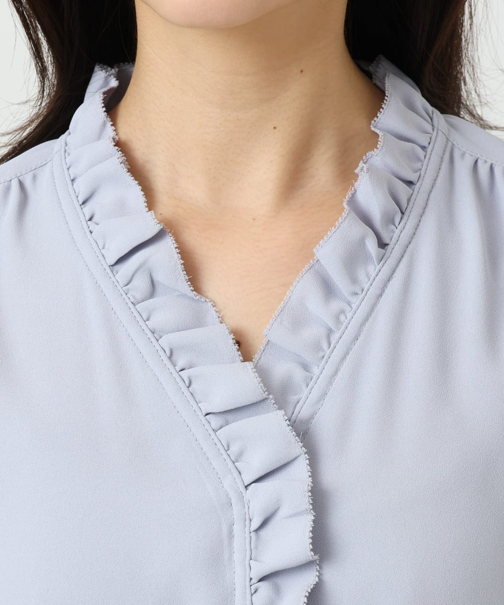 F1BGD32150 MK MICHEL KLEIN(小さいサイズ)(メゾン ドゥ サンク) 【小さいサイズ】Vネックミニフリルブラウス/洗濯機で洗える ライトブルー