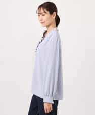 F1BGD32150 MK MICHEL KLEIN(小さいサイズ)(メゾン ドゥ サンク) 【小さいサイズ】Vネックミニフリルブラウス/洗濯機で洗える ライトブルー