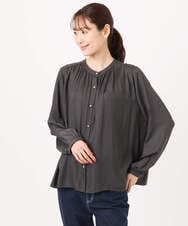 F1BGD35140 MK MICHEL KLEIN(小さいサイズ)(メゾン ドゥ サンク) 【小さいサイズ】バンドカラーサテンブラウス/接触冷感/UVカット/洗える ベージュ