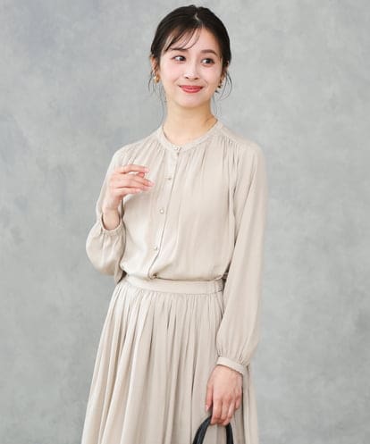 F1BGD35140 MK MICHEL KLEIN(小さいサイズ) 【小さいサイズ】バンドカラーサテンブラウス/接触冷感/UVカット/洗える