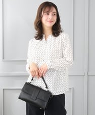F1BGD39150 MK MICHEL KLEIN(小さいサイズ)(メゾン ドゥ サンク) 【小さいサイズ】ミニトライアングル幾何柄ブラウス/接触冷感/UVカット/洗濯機で洗える ネイビー