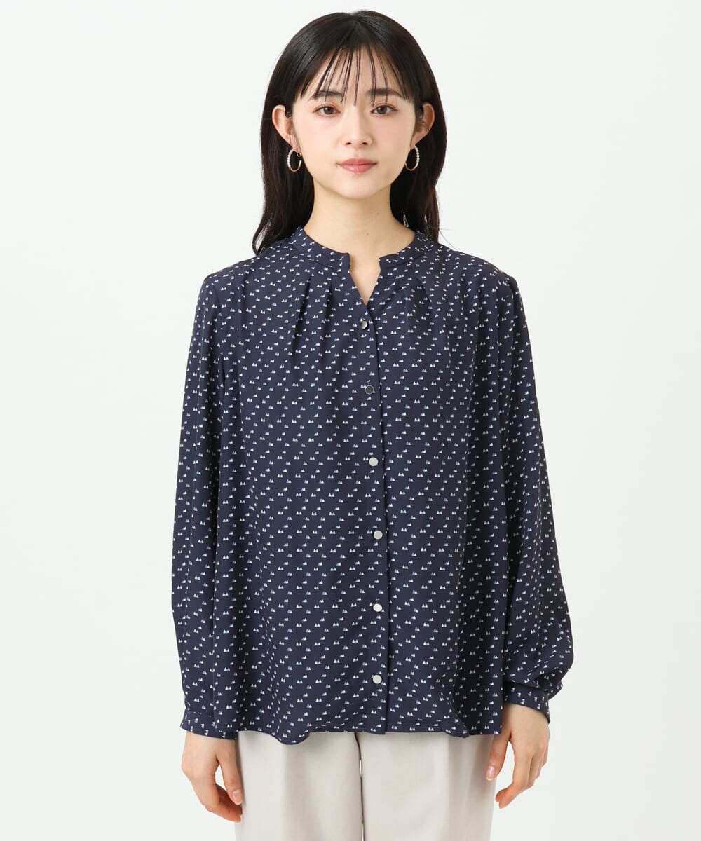 F1BGD39150 MK MICHEL KLEIN(小さいサイズ)(メゾン ドゥ サンク) 【小さいサイズ】ミニトライアングル幾何柄ブラウス/接触冷感/UVカット/洗濯機で洗える ネイビー