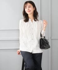 F1BGD39150 MK MICHEL KLEIN(小さいサイズ)(メゾン ドゥ サンク) 【小さいサイズ】ミニトライアングル幾何柄ブラウス/接触冷感/UVカット/洗濯機で洗える ネイビー